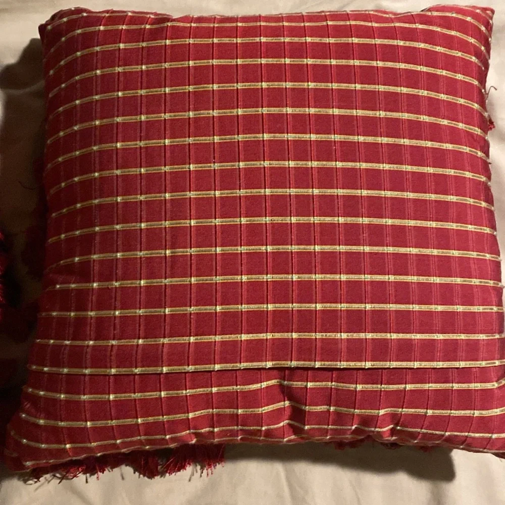 Decorative embellished embroidered Christmas pillows. - Picture 4 of 7